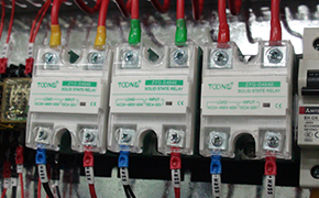 紫外耐氣候試驗(yàn)箱電子元器件